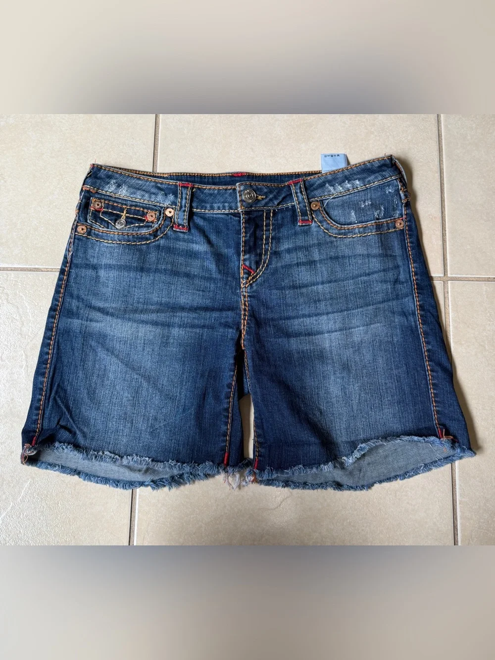 True Religion Women's Mid-Rise Cut-off Big T Shorts MidWash Size 32